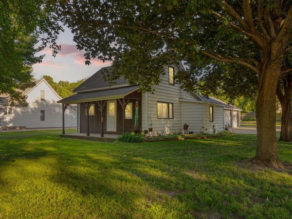 533 9th Street NW, Faribault, MN 55021