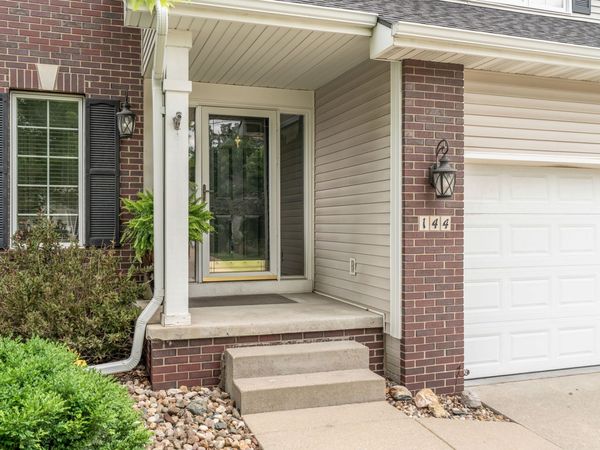 144 56th Street, West Des Moines, IA 50266