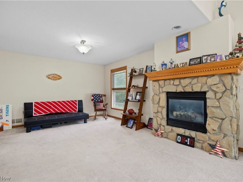 807 Timberlake Trail Drive, Brunswick, OH 44212 Photo 2