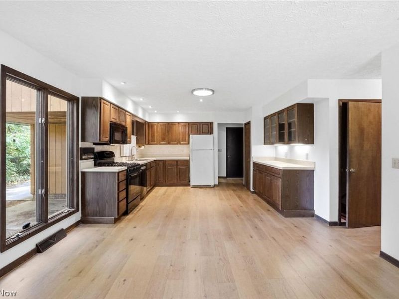 6294 Cheryl Place, Painesville, OH 44077 Photo 9