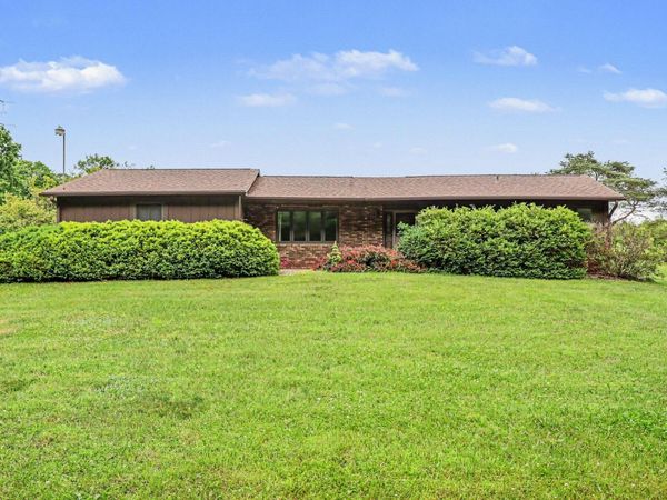 16791 DE Avenue E, Augusta, MI 49012