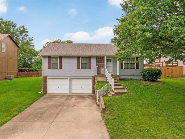 23985 W 57th Terrace, Shawnee, KS 66226