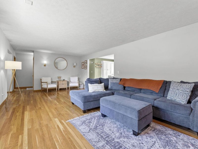 2654 Youngs Grove Road, Columbus, OH 43231 Photo 6