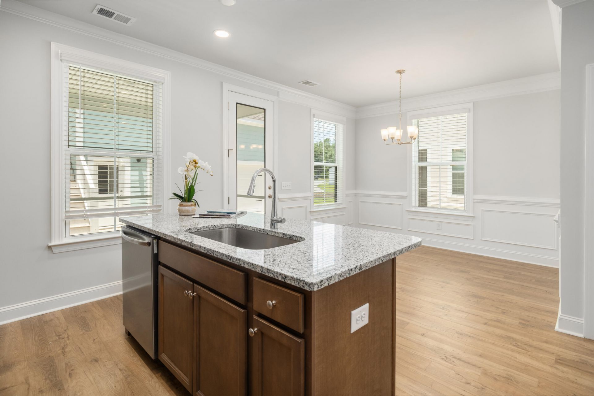 1150 Oak Bluff Avenue Photo 13