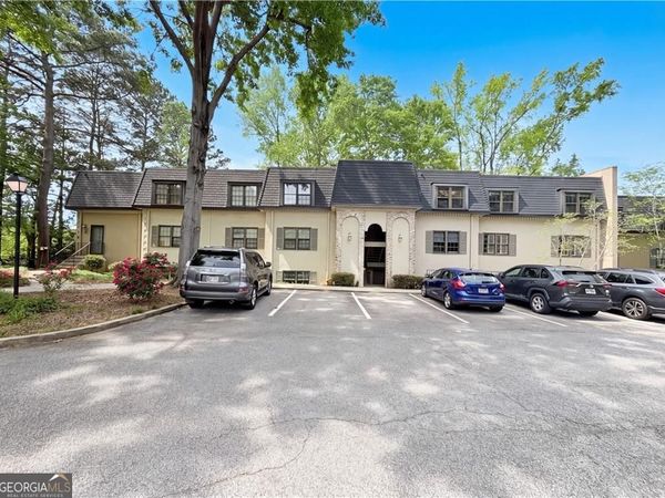 27 Chaumont Square NW, Atlanta, GA 30327