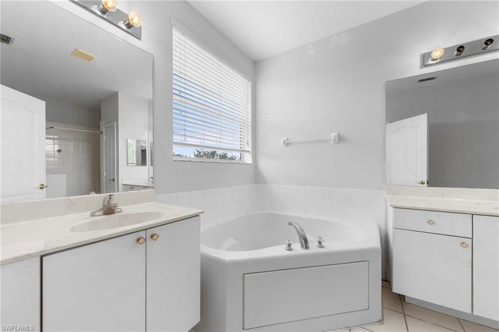 2727 Blue Cypress Lake Ct, Cape Coral, FL 33909 Photo