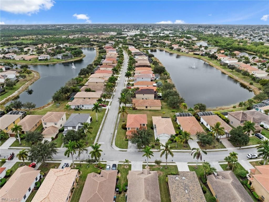 2727 Blue Cypress Lake Ct, Cape Coral, FL 33909 Photo