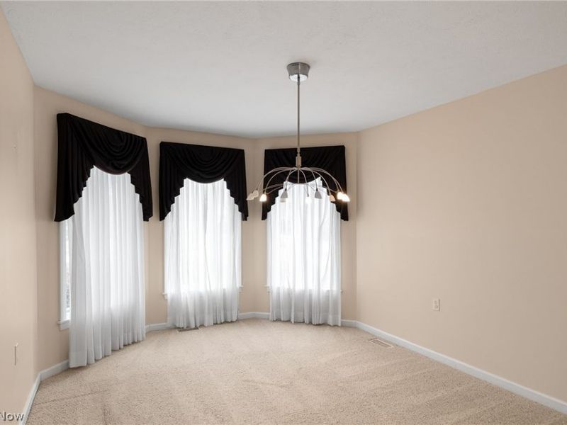 477 Cranleigh Court, Richmond Heights, OH 44143 Photo 7