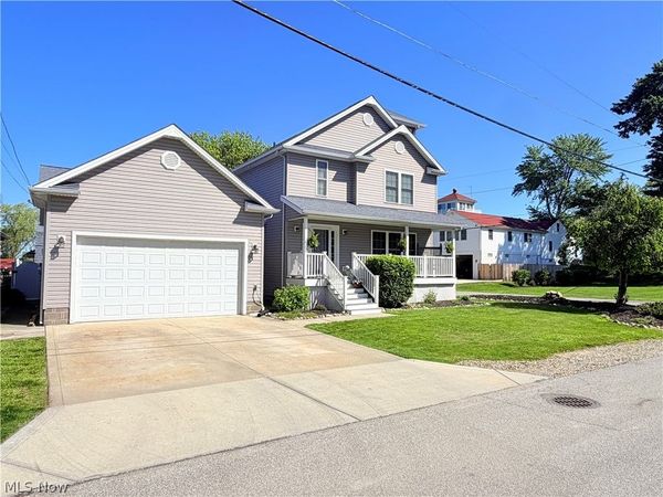 35975 Matoma Boulevard , Eastlake, OH 44095