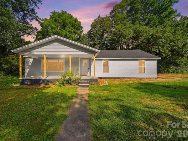 218 33rd Street SW, Hickory, NC 28602