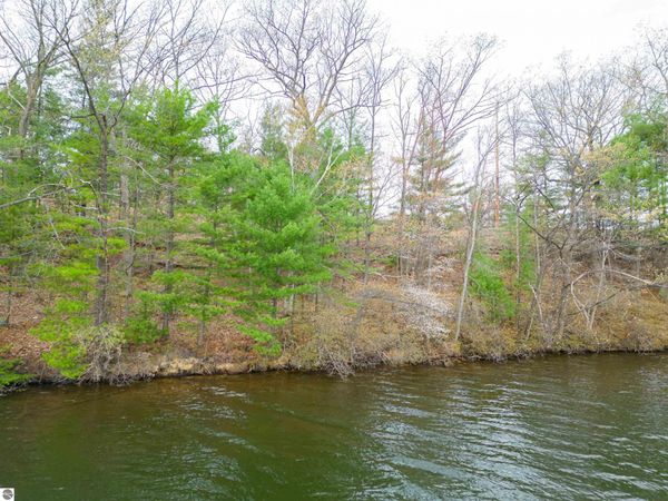 1557 Edgewater Ridge, Traverse City, MI 49684