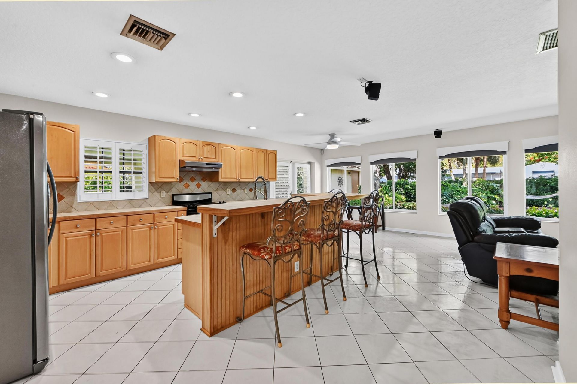 313 Poe Drive, Palm Springs, FL 33461 Photo