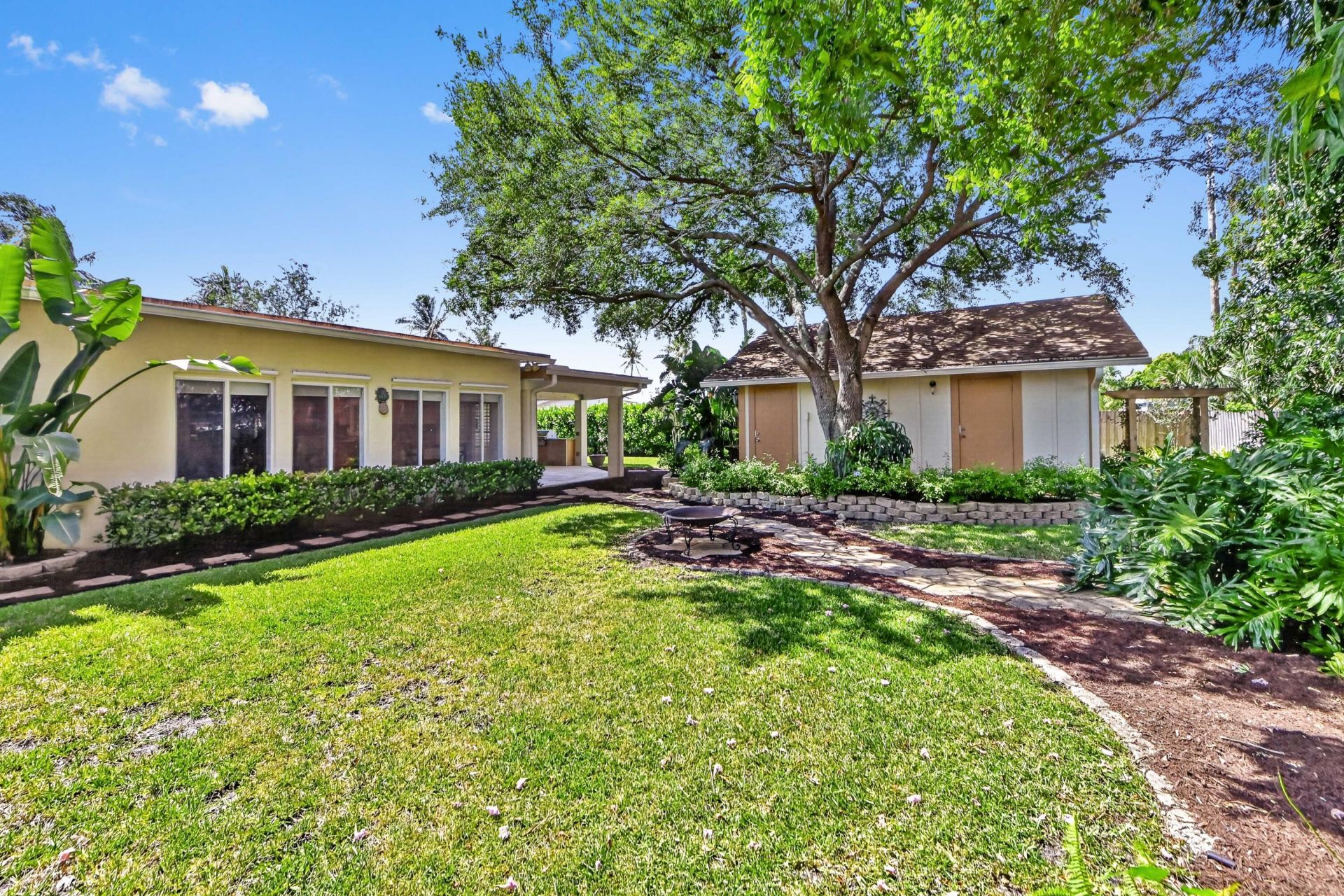 313 Poe Drive, Palm Springs, FL 33461 Photo