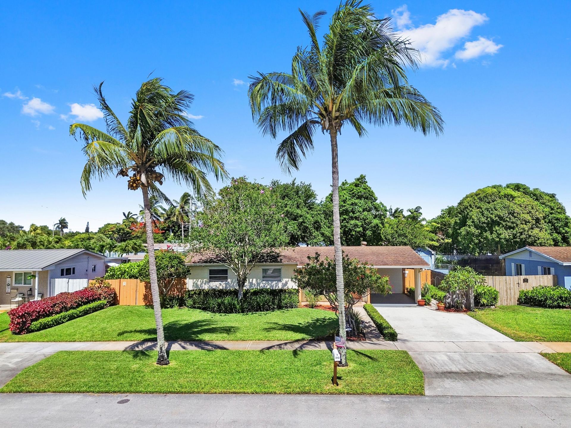 313 Poe Drive, Palm Springs, FL 33461 Photo