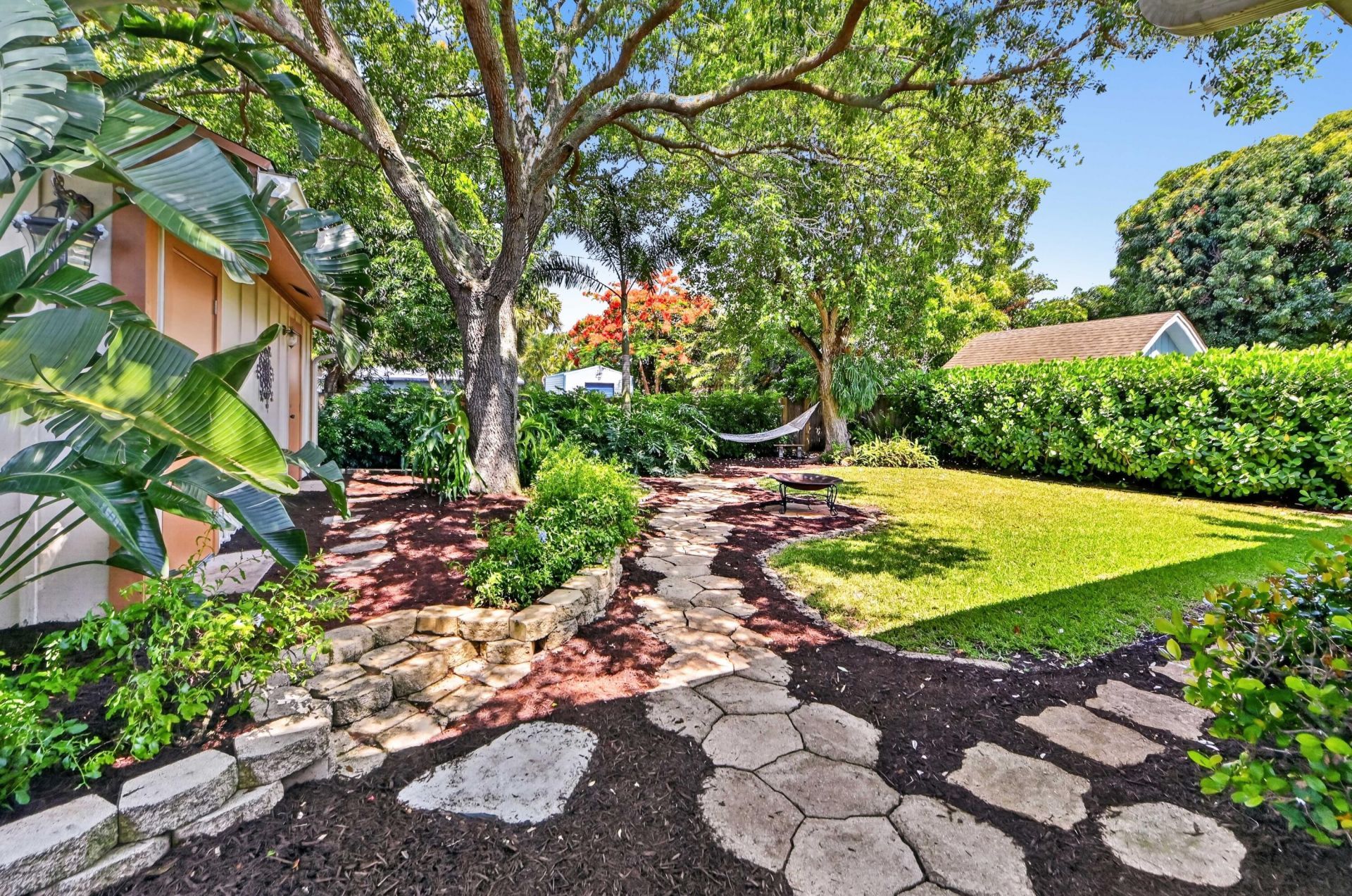 313 Poe Drive, Palm Springs, FL 33461 Photo