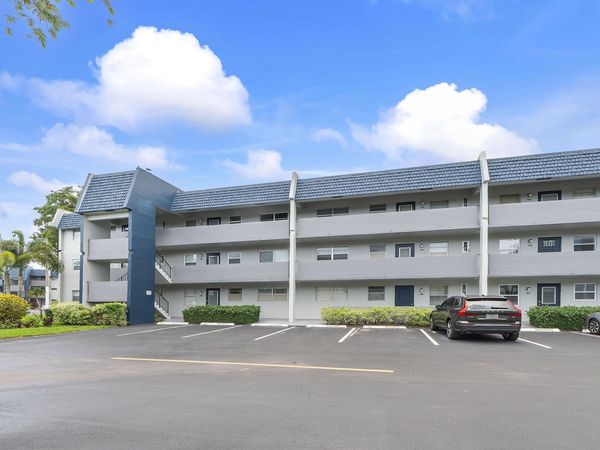 7837 Golf Cir Drive, Unit 212, Margate, FL 33063