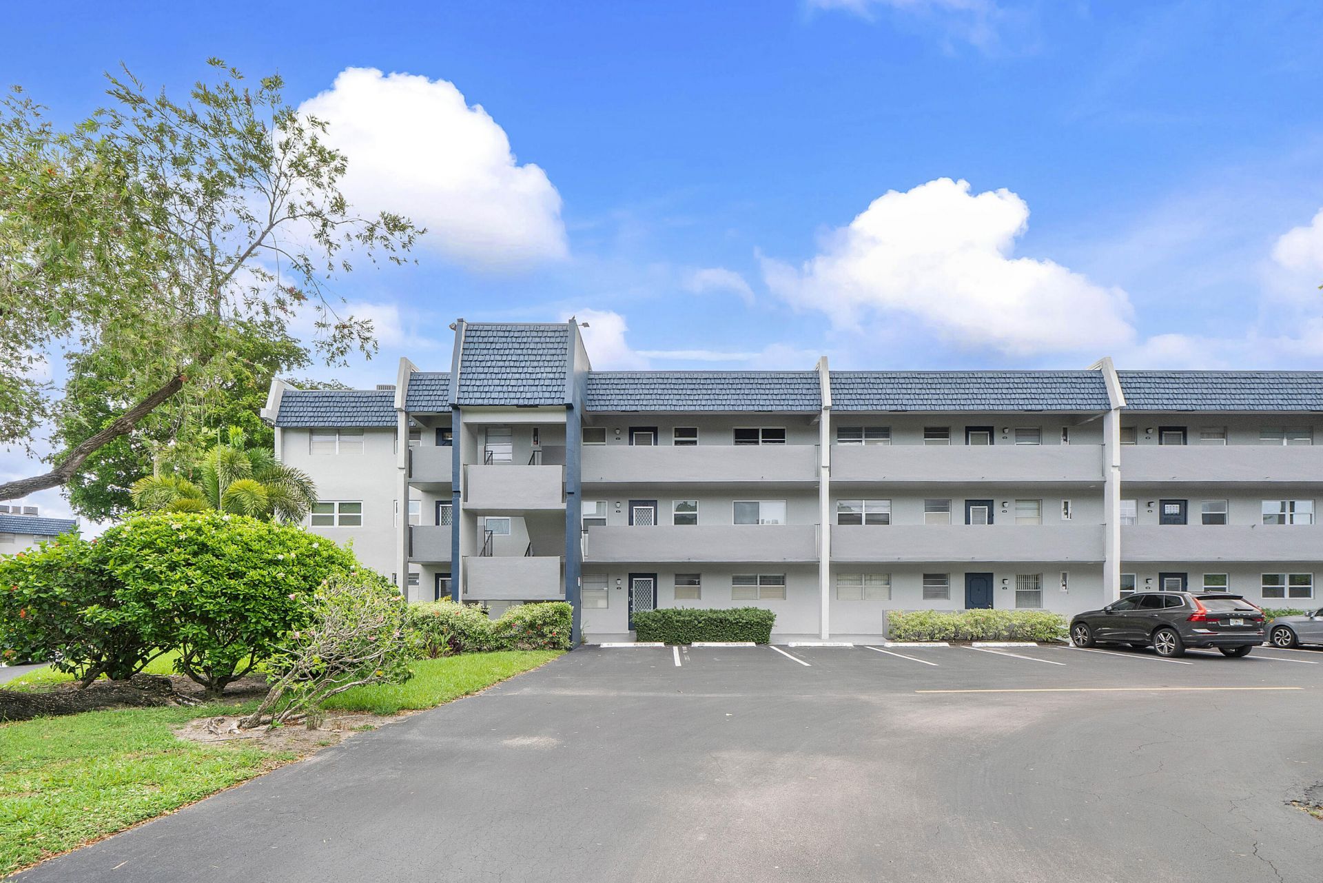 7837 Golf Circle Drive, Unit 212, Margate, FL 33063 Photo