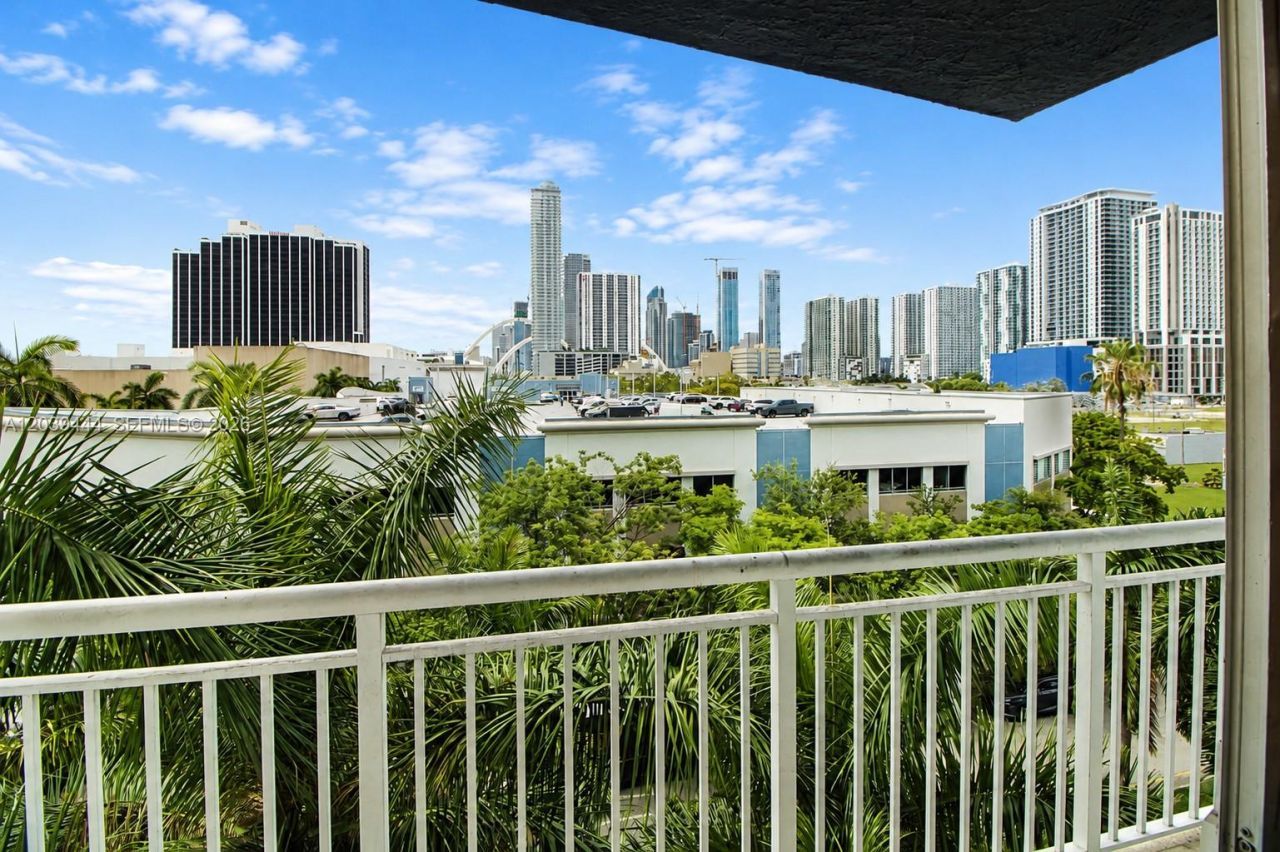 275 NE 18th St , Unit 504, Miami, FL 33132 Photo