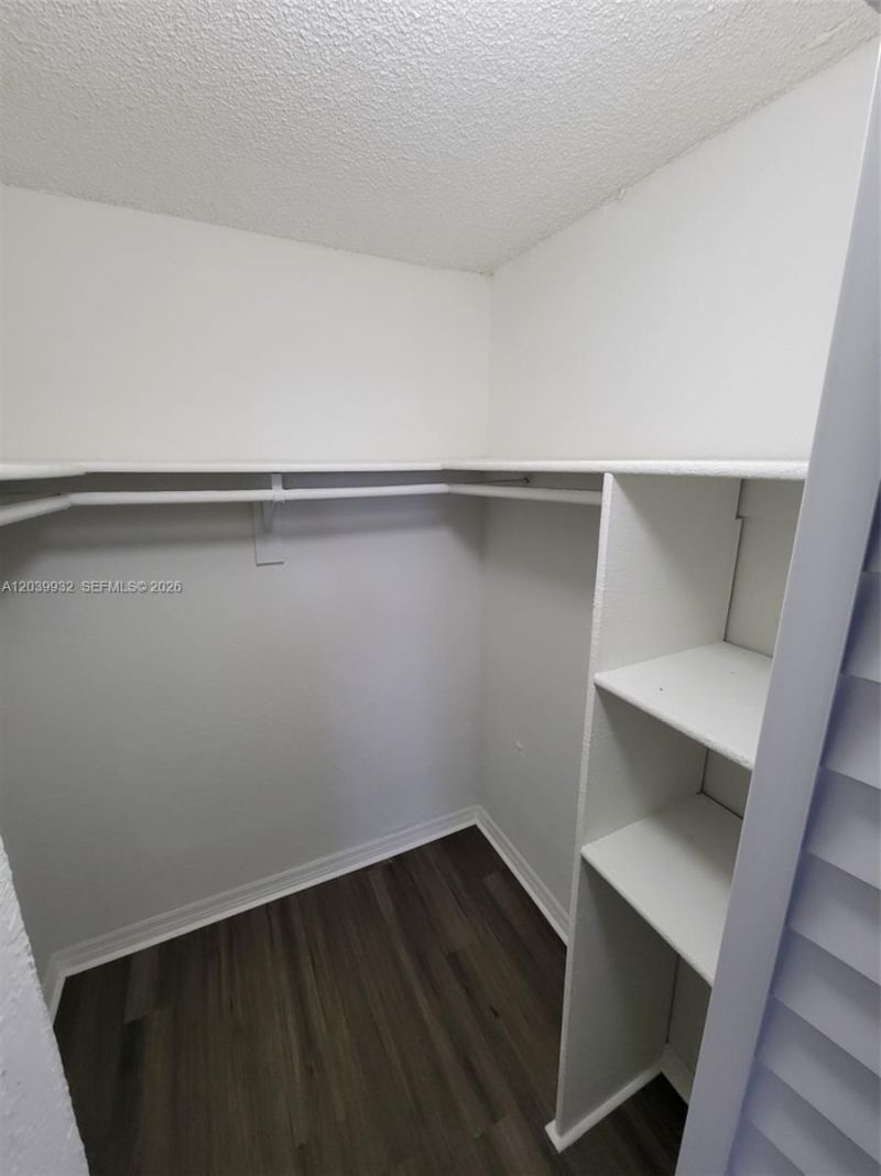 4550 NW 9th St , Unit 512E, Miami, FL 33126 Photo