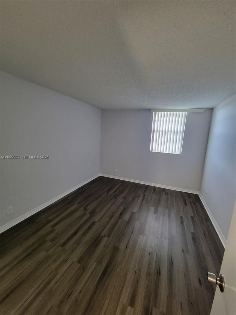 4550 NW 9th St , Unit 512E, Miami, FL 33126 Photo