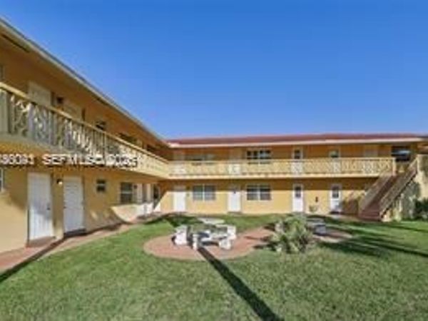 90 NE 19th Ave, Unit 1, Deerfield Beach, FL 33441