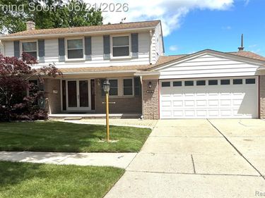 26366 Cecile Street, Dearborn Heights, MI 48127