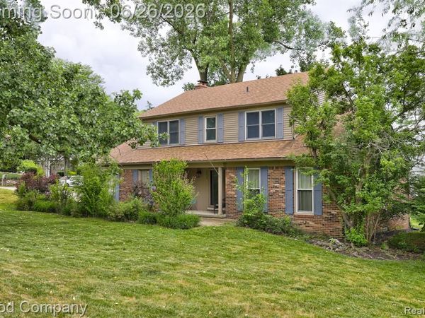 35868 Smithfield Court, Farmington, MI 48335