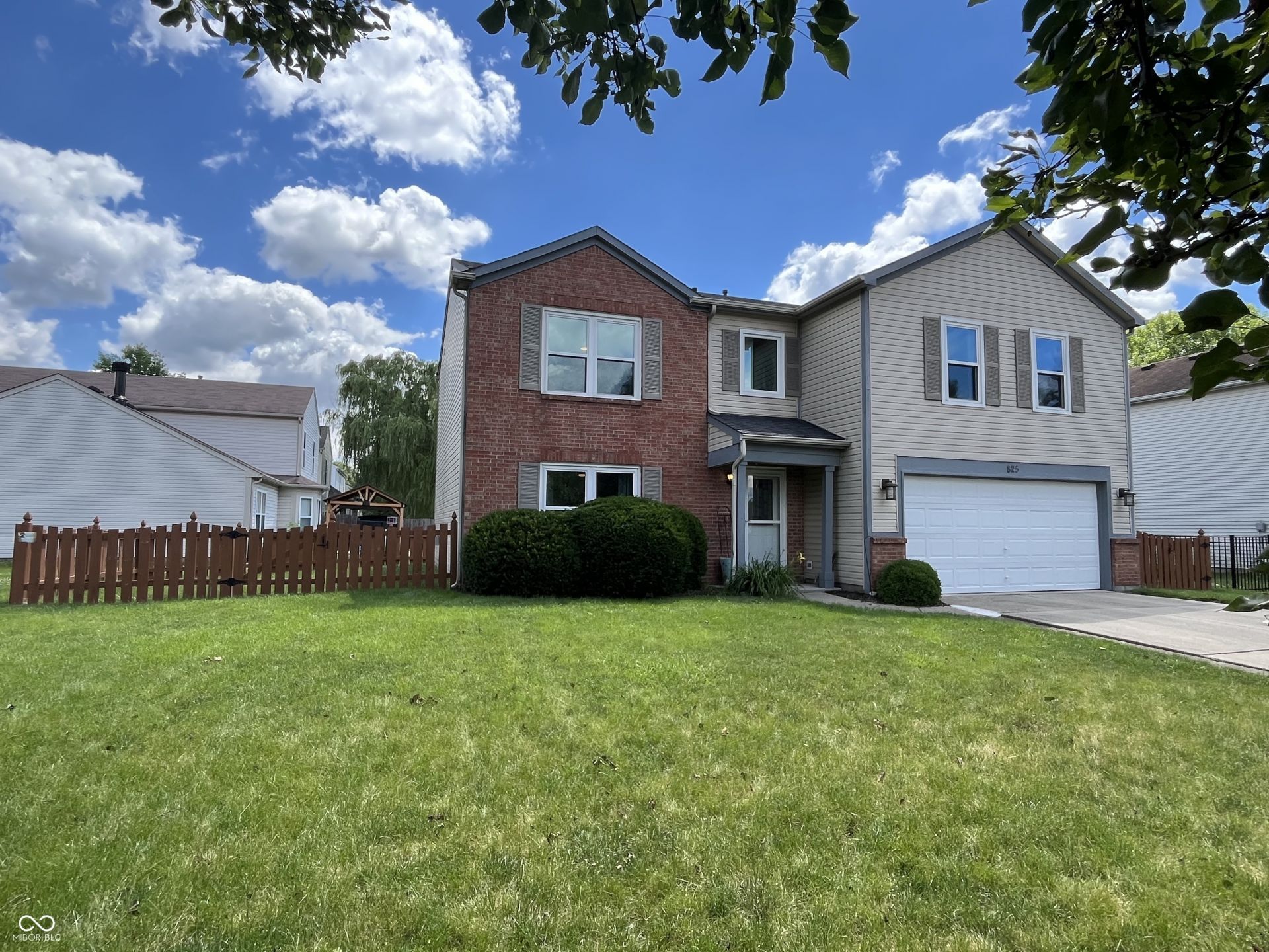 825 Yellowwood Drive, Greenwood, IN 46143 Main Photo