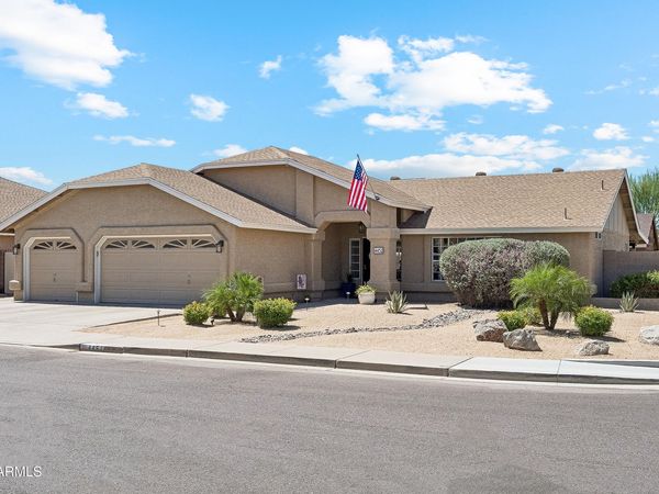 4451 W Creedance Boulevard, Glendale, AZ 85310
