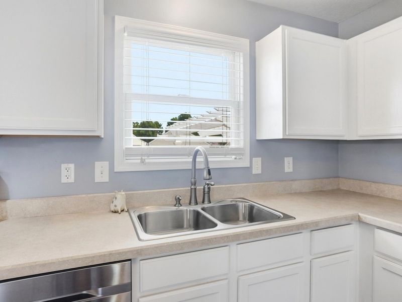 5846 Westbank Drive, Galloway, OH 43119 Photo 12