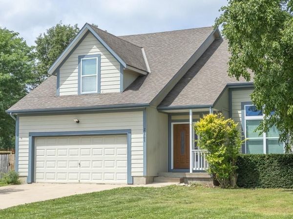 21705 S Race Street, Spring Hill, KS 66083