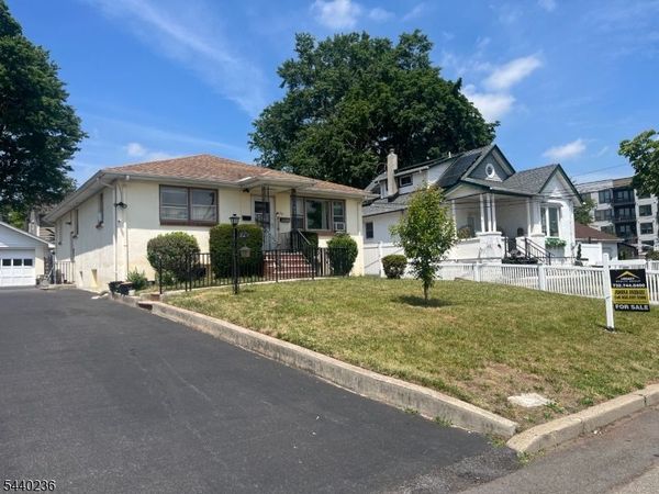 129 Hampton St, Metuchen, NJ 08840