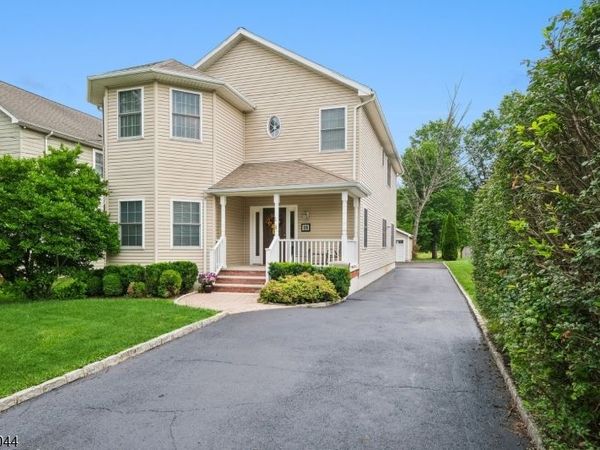 18 Brooklake Rd, Florham Park, NJ 07932
