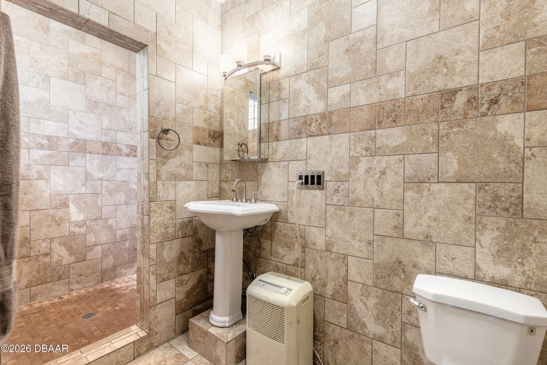 600 N Dixie Freeway, New Smyrna Beach, FL 32168 Photo