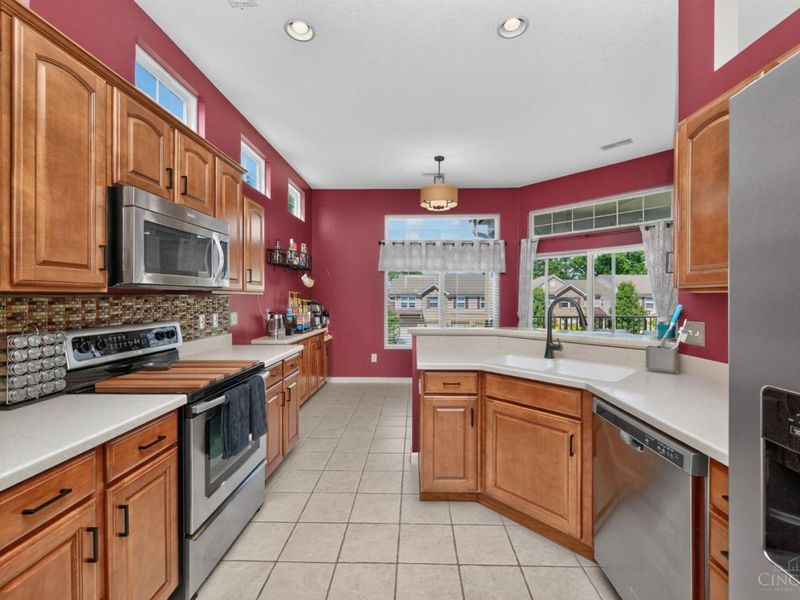 8049 Bridge Point Drive, Unit 24-30, Green Township, OH 45248 Photo 18