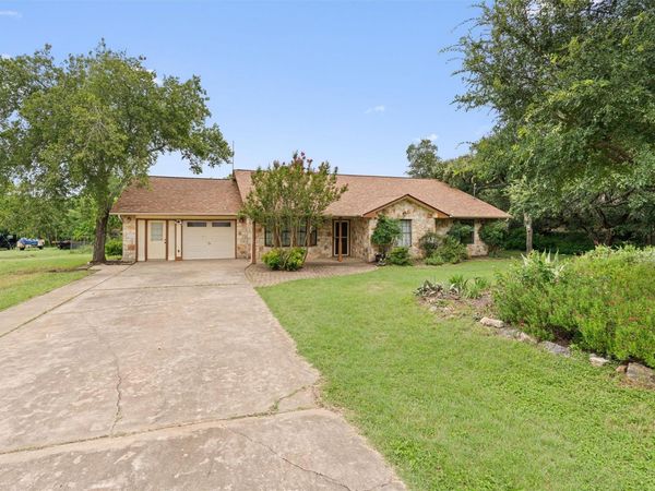 605 Oak Crest LN, Georgetown, TX 78628