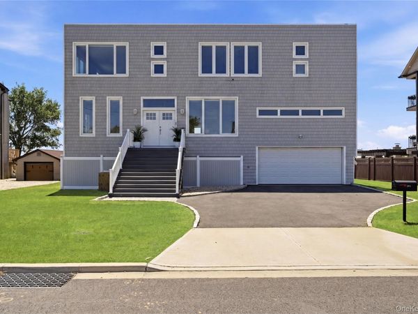 298 W Lido Promenade, Lindenhurst, NY 11757
