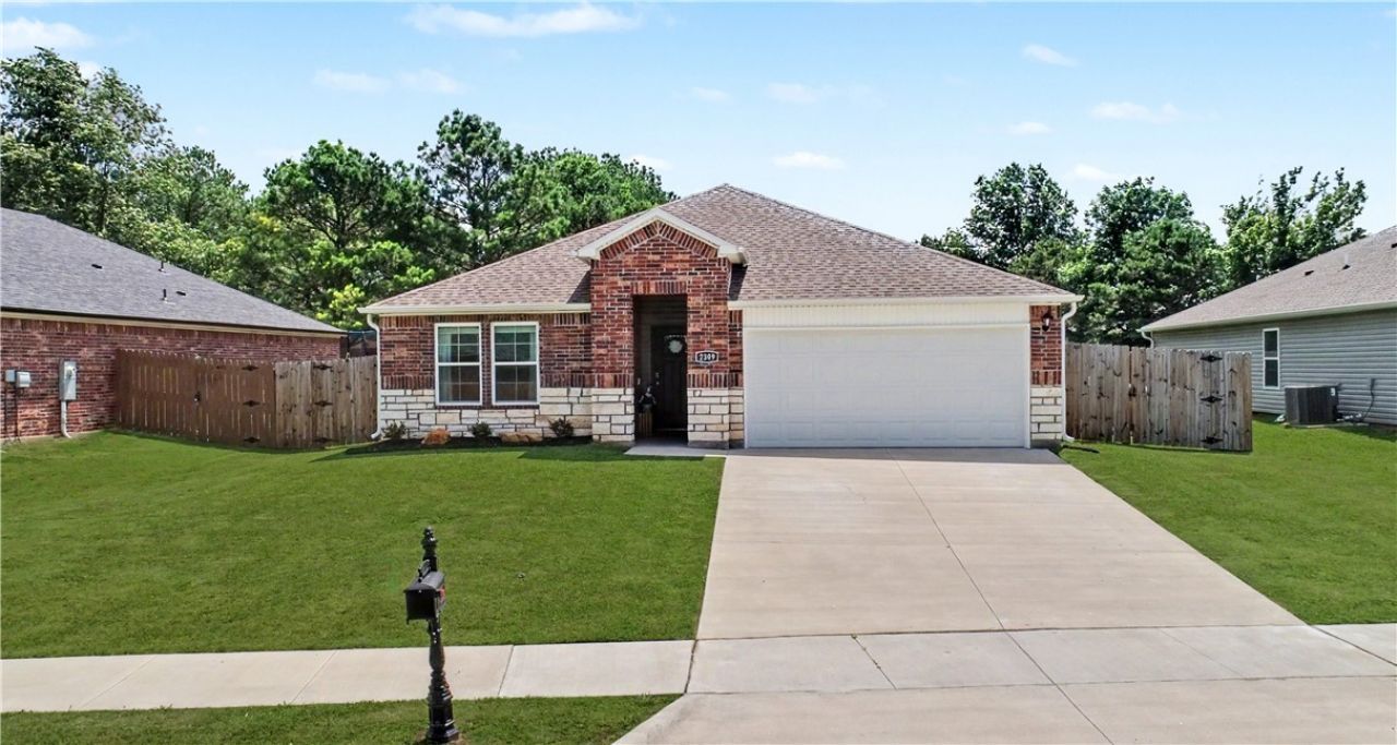 2309 N Heritage Ranch Drive, Siloam Springs, AR 72761 Main Photo