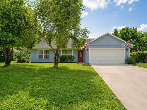 2056 16th Avenue SW, Vero Beach, FL 32962