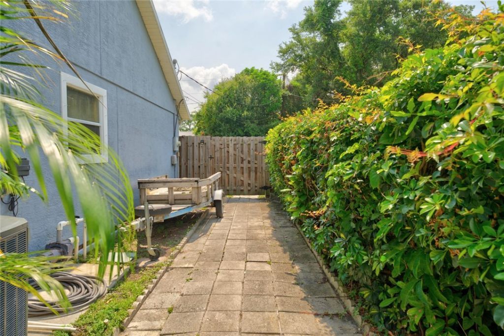 2056 16th Avenue Sw, Vero Beach, FL 32962 Photo