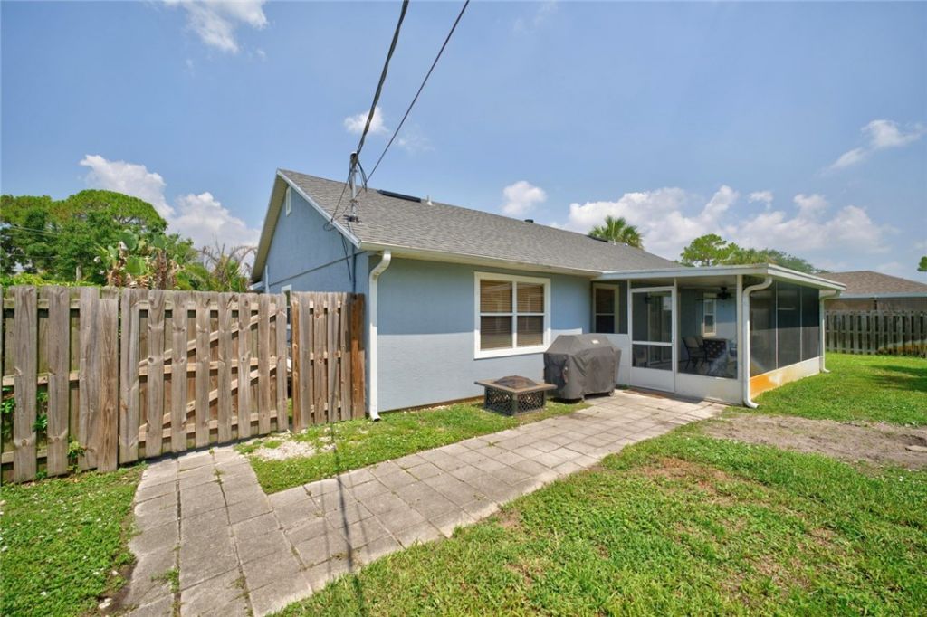 2056 16th Avenue Sw, Vero Beach, FL 32962 Photo