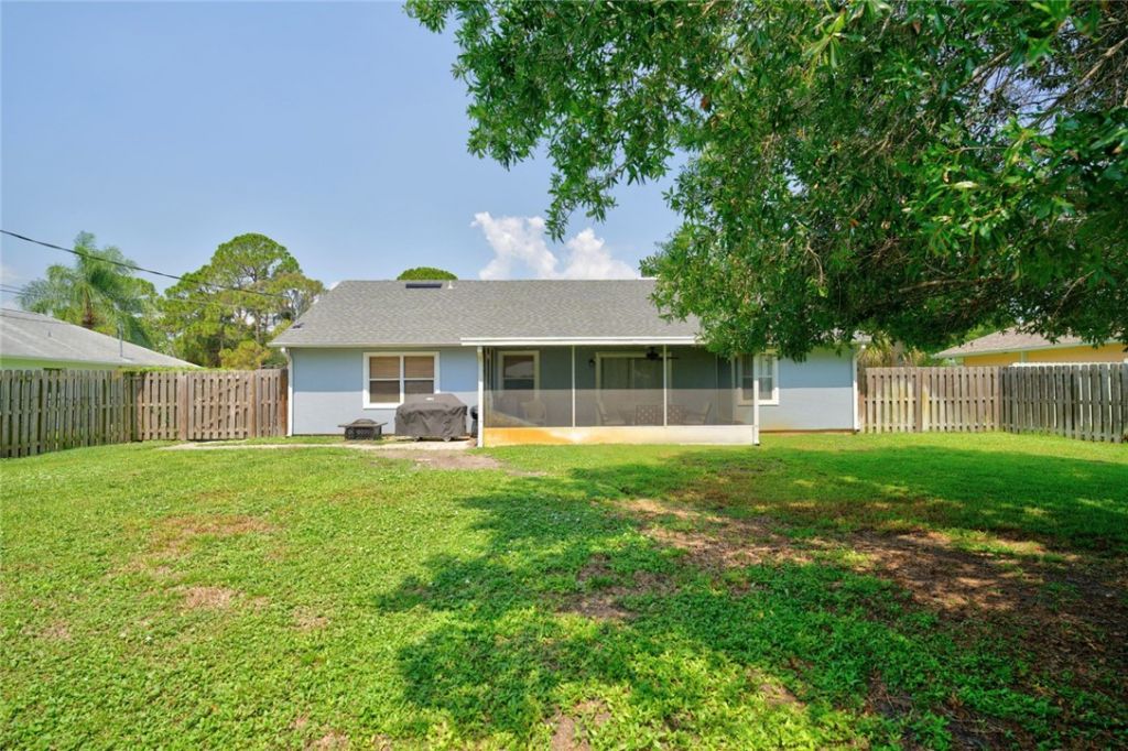 2056 16th Avenue Sw, Vero Beach, FL 32962 Photo