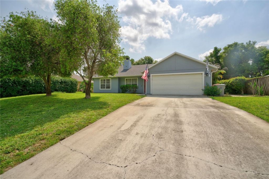 2056 16th Avenue Sw, Vero Beach, FL 32962 Photo