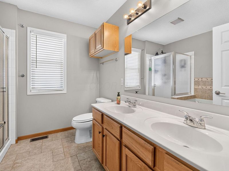 807 Holly Farms Drive, Blacklick, OH 43004 Photo 37