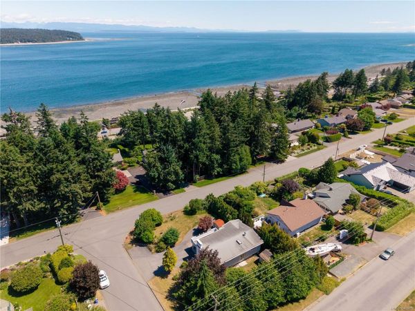 826 Ash St , Campbell River, BC V9W 1G2