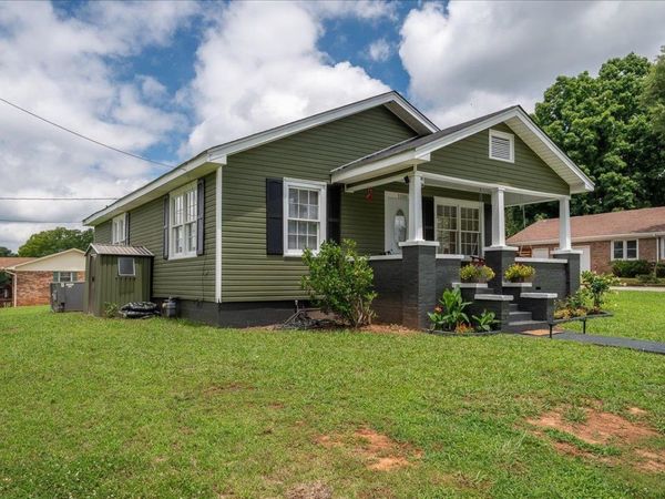 1100 Bernice St, Tuscumbia, AL 35674