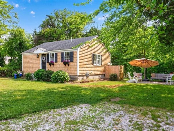 130 Spring Ln, Brewster, MA 02631