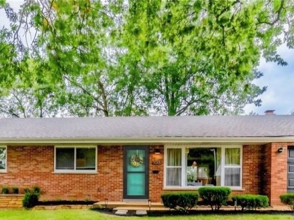 1015 Chartres Avenue, University City, MO 63132