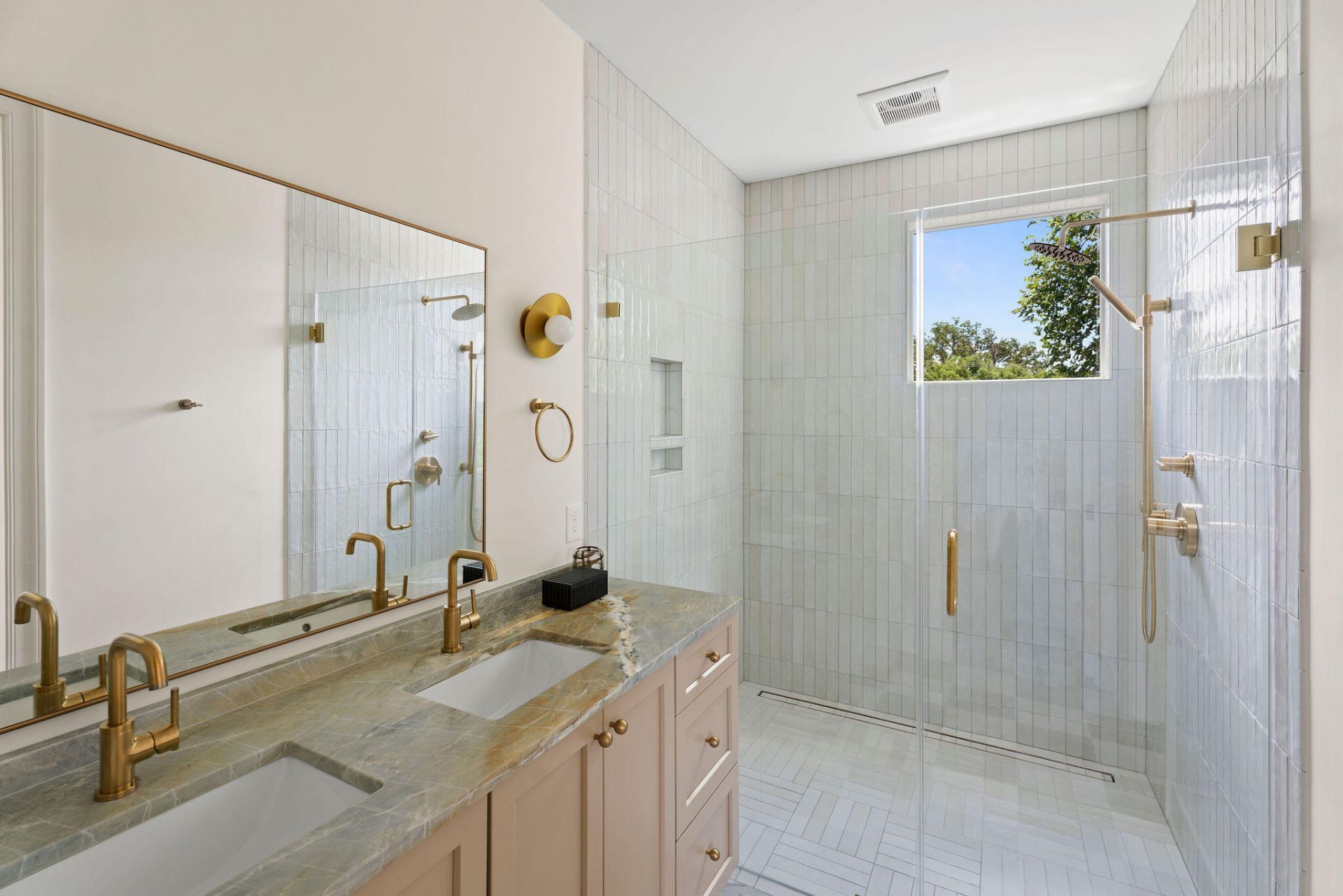 63 Kennedy Street Photo 10