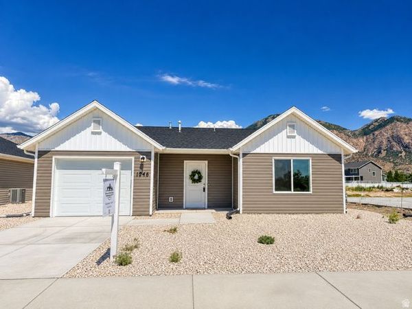 1046 N SUMMIT VIEW DR W, Harrisville, UT 84404